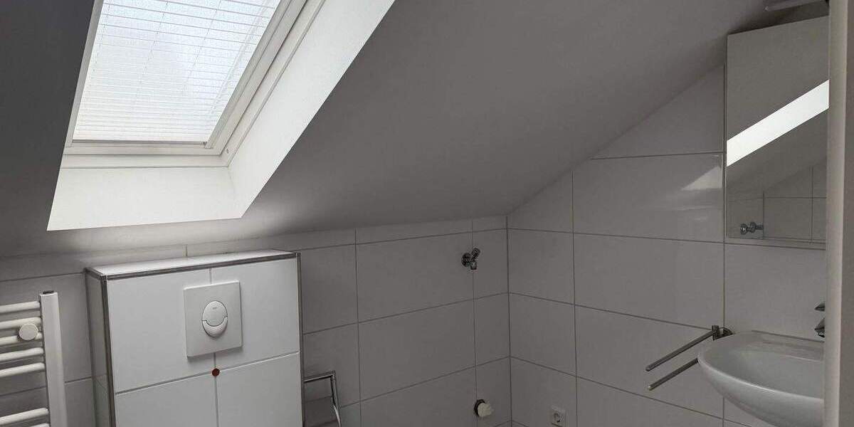 Gemütliche 2-Zimmer Dachgeschosswohnung mit Küche in Bottrop 3 zimmer