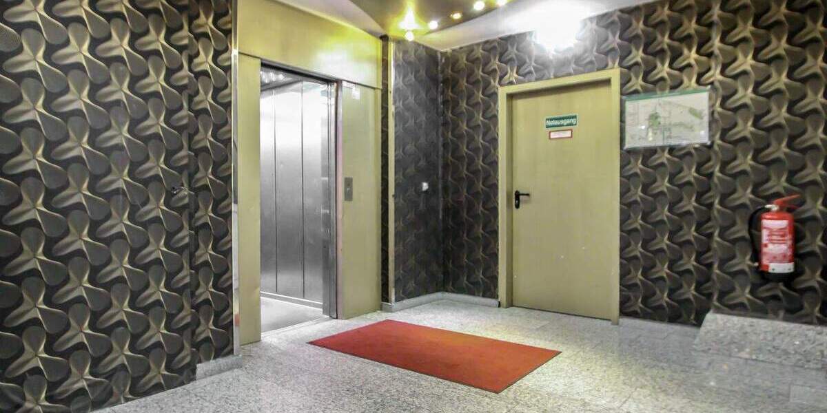 Exklusiv Wohnen in der City: 4,5 Zimmer mit Balkon - Aufzug - Tiefgarage 4 zimmer