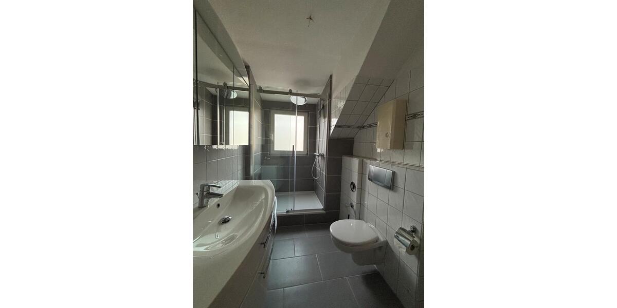 Dachgeschoßwohnung Wuppertal Gemarkung Nächstebreck - 2.5 Zimmer, 63 m&sup2;, 660&euro; | Angebot:25645309