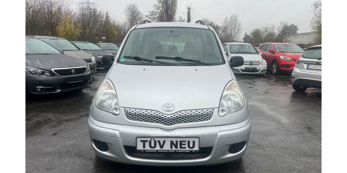 Toyota Yaris 130.000 km 3.550 &euro; Essen 45357