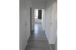 3-Zimmer-Wohnung + Loggia! Renoviert, separate Küche, Wannenbad, neuer Boden, Aufzug