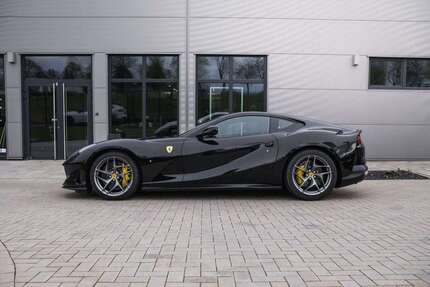 Ferrari 812 2.950 km 339.900 € Holzwickede 59439