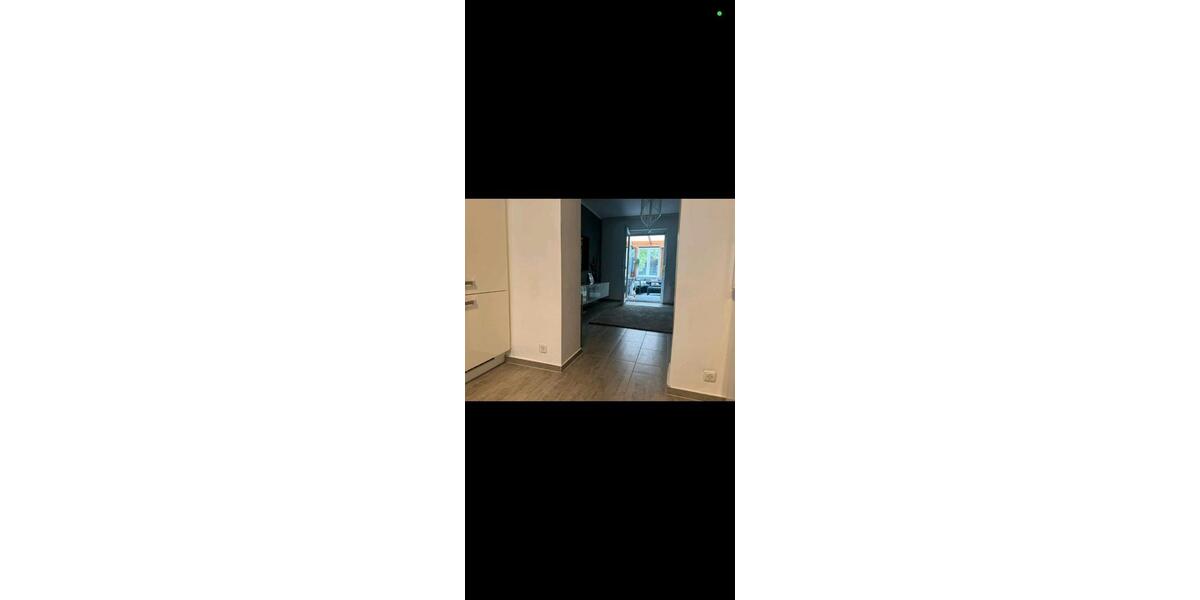 Doppelhaushälfte mit. Wintergarten 3 zimmer