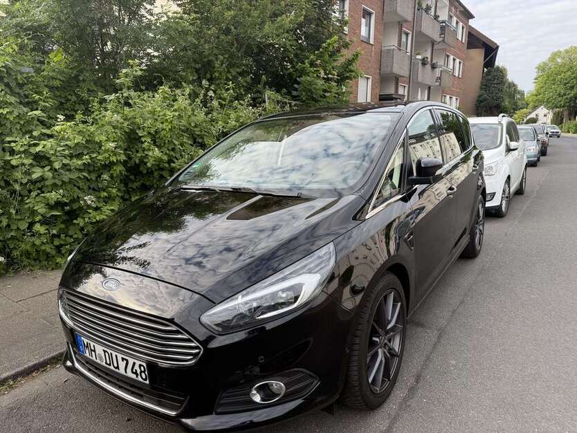 Ford S-Max 135.000 km 16.999 € Mülheim 45475