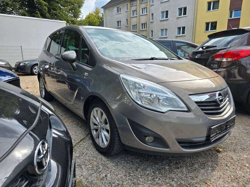 Opel Meriva 155.000 km 5.800 € Essen 45144