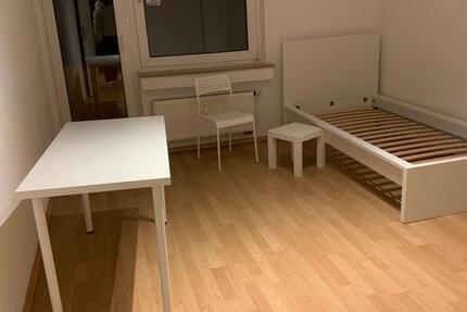 Frisch renoviertes und möbliertes WG-Zimmer in Holsterhausen 4 zimmer