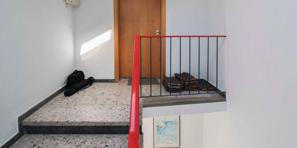 Erst anpacken, dann genießen: Gestaltbare Dachgeschosswohnung in Sackgassenlage 2 zimmer