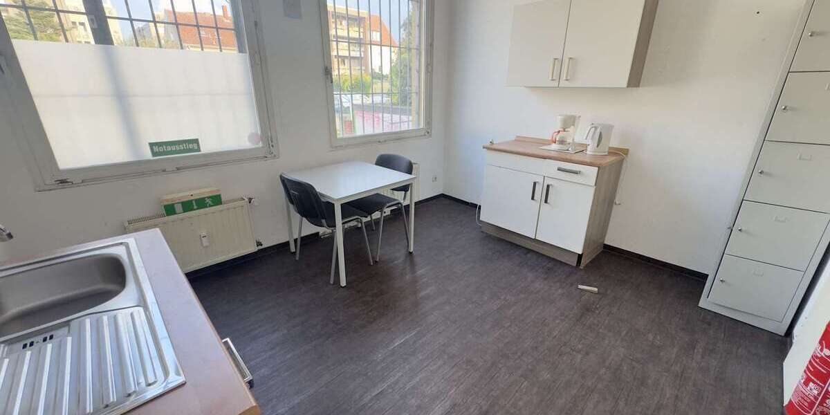 Top-Gewerbefläche in Marl-Hüls – 655 m² Verkaufs-, Büro- & Lagerfläche mit Parkplätzen - Gewerbeobjekt Marl Hüls-Süd | Angebot:25839488