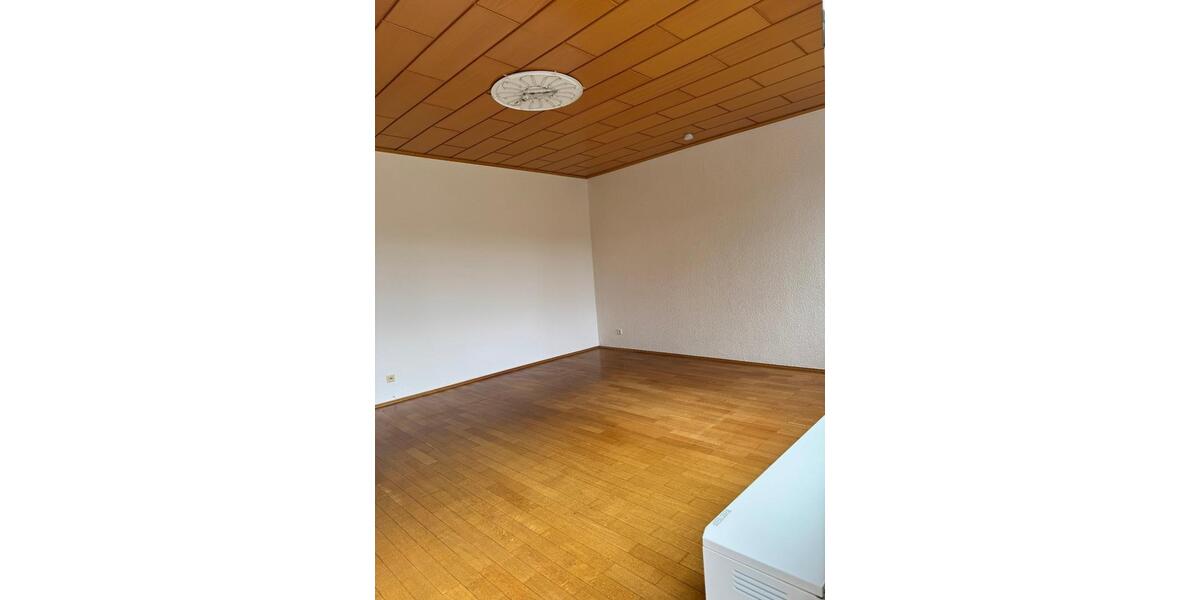 Helle Wohnung mit Balkon und Einbauküche in Mülheim a. d. Ruhr zimmer