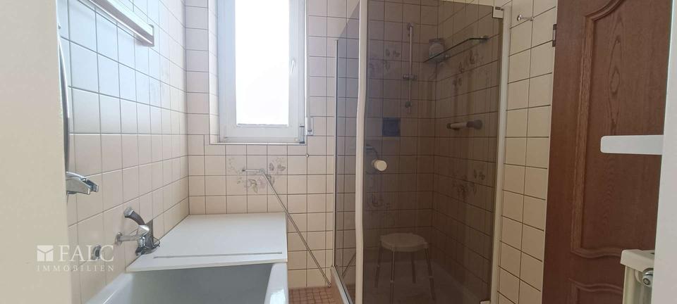 Nostalgie trifft Charme: 3,5-Zimmer-Wohnung auf 125 m² mit Terrasse 3 zimmer