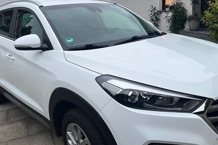 Hyundai TUCSON 92.000 km 13.999 &euro; Herne 44651
