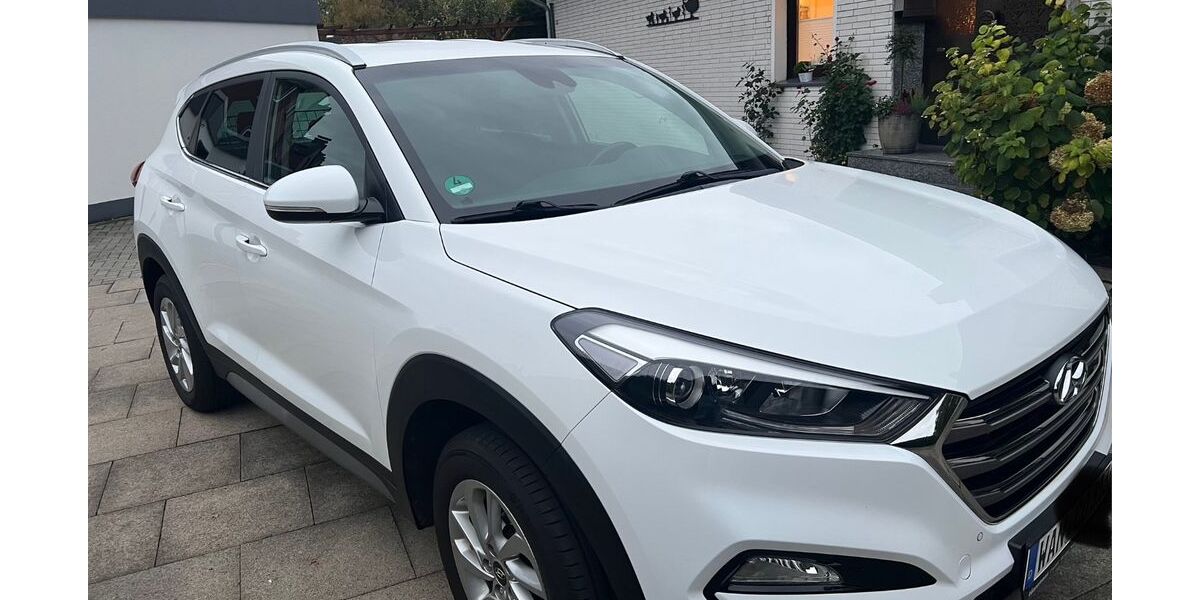 Hyundai TUCSON 92.000 km 13.999 &euro; Herne 44651
