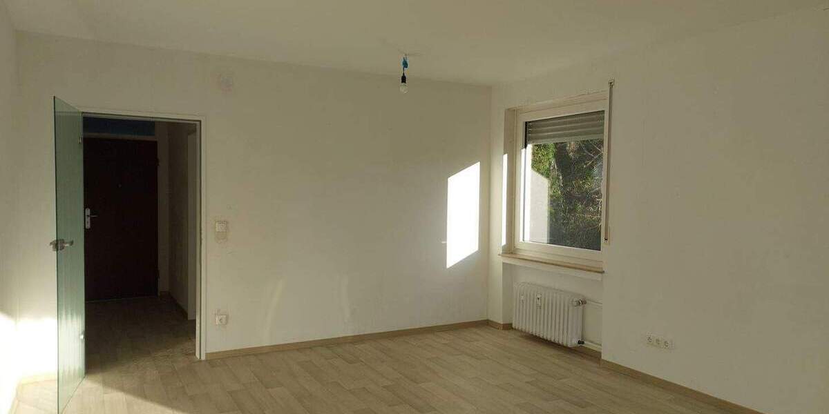 Gemütliche 3,5 Zimmer Wohnung mit Balkon, Wannenbad und GWC! 3 zimmer