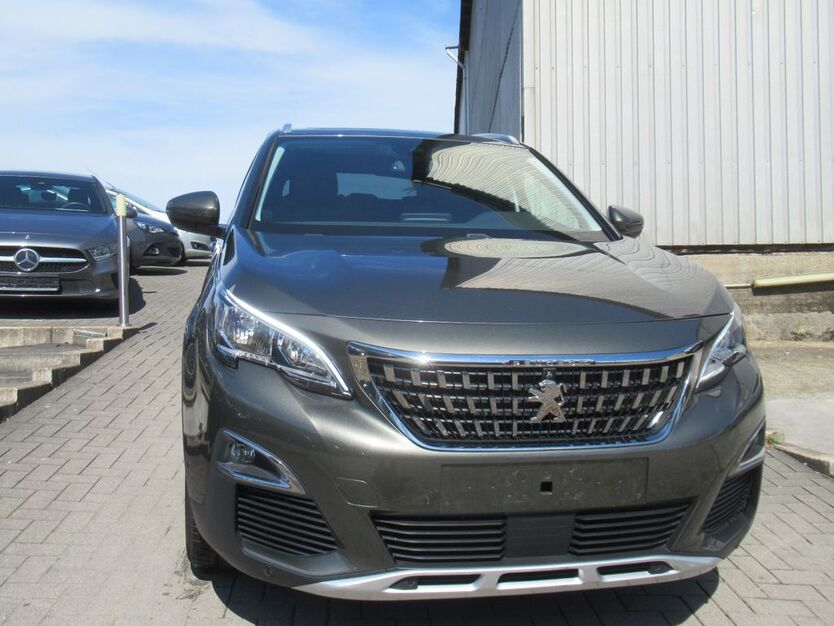 Peugeot 3008 73.146 km 13.890 € Herne 44653