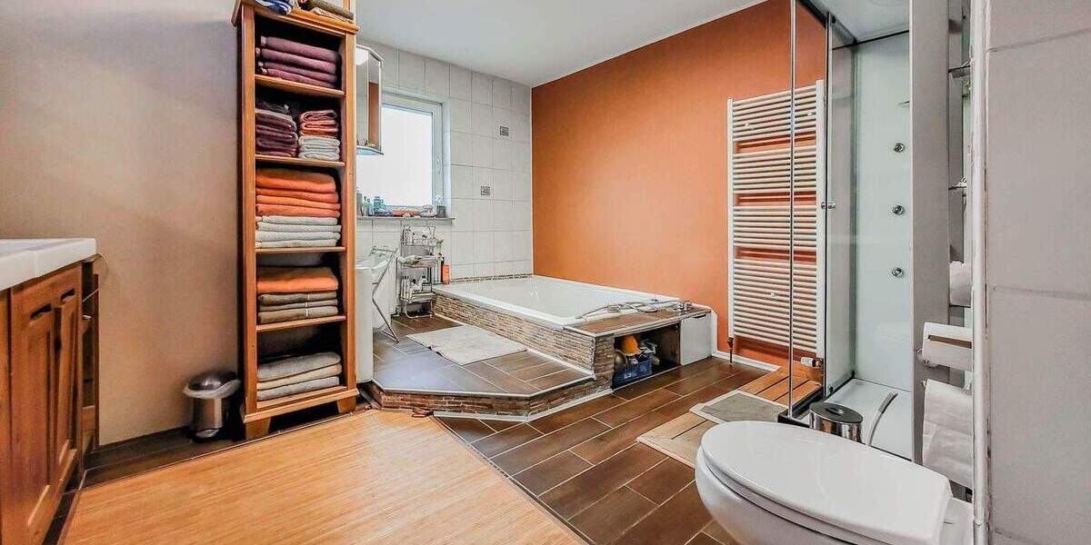 340m² - Photovoltaik - Ladesäule - Garage - Neue Heizung - Wintergarten 5 zimmer