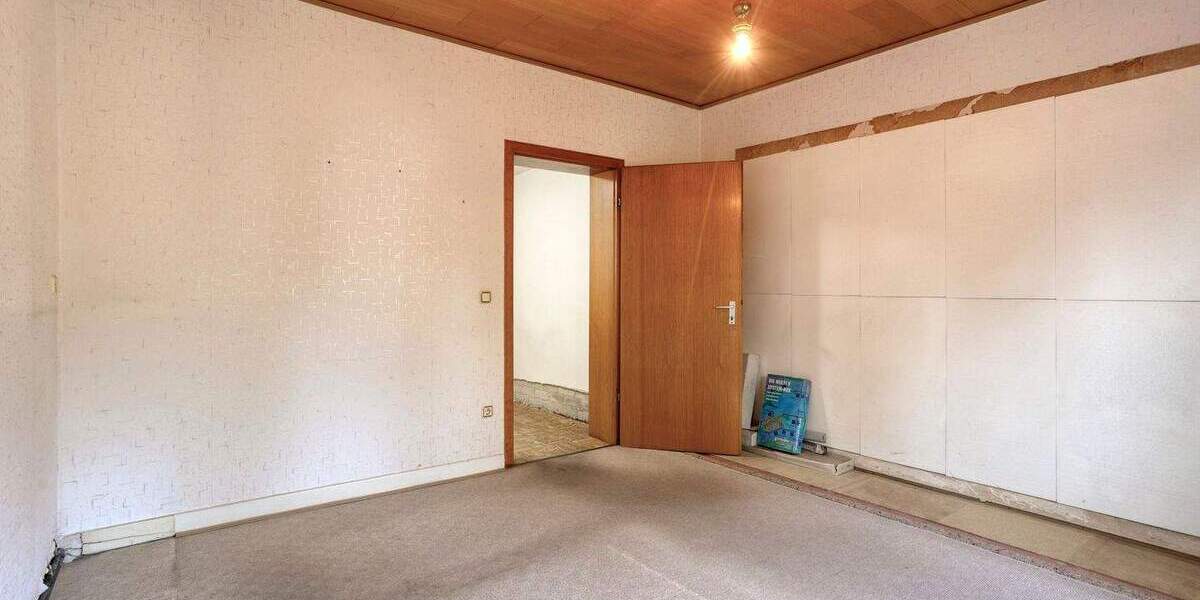 Mehrfamilienhaus, Wohnhaus Oberhausen Buschhausen - 7 Zimmer, 217 m&sup2;, 330.000&euro; | Angebot:25799175