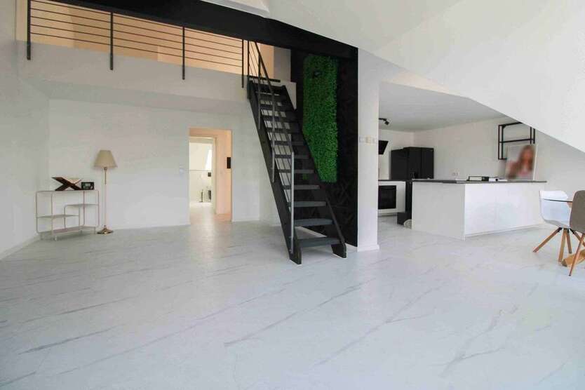 Wohnung zum Kaufen in Duisburg 219.000 € 107.9 m² 3 zimmer