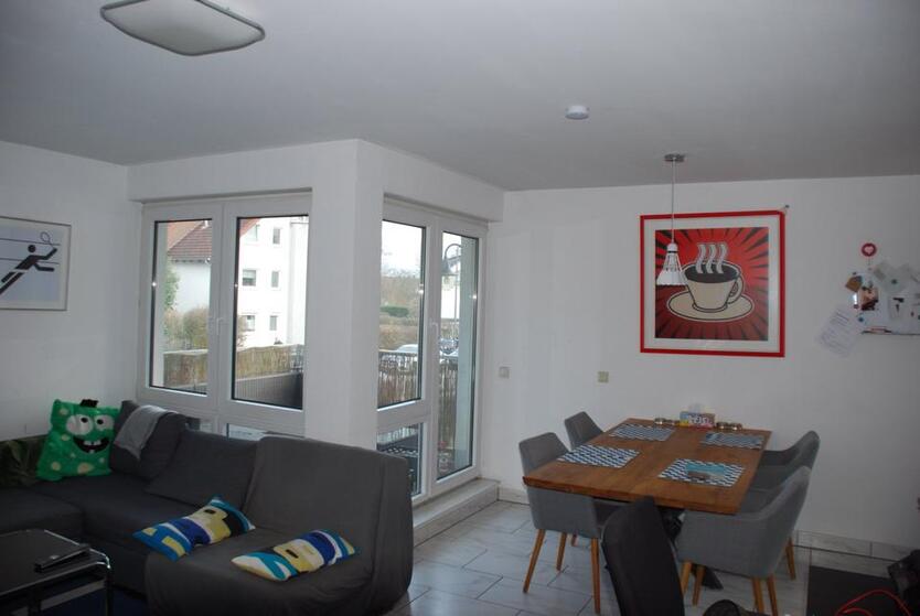 schöne Single-Wohnung m. Balkon 52m² inkl. Küche und TG, Waldnähe