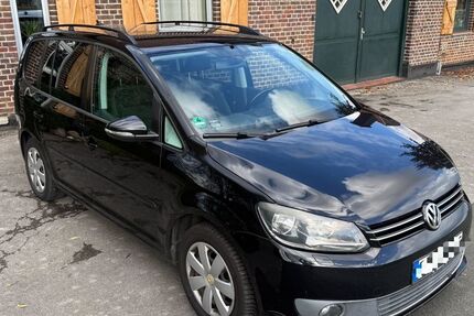 VW Touran 238.000 km 3.890 &euro; Marl 45772