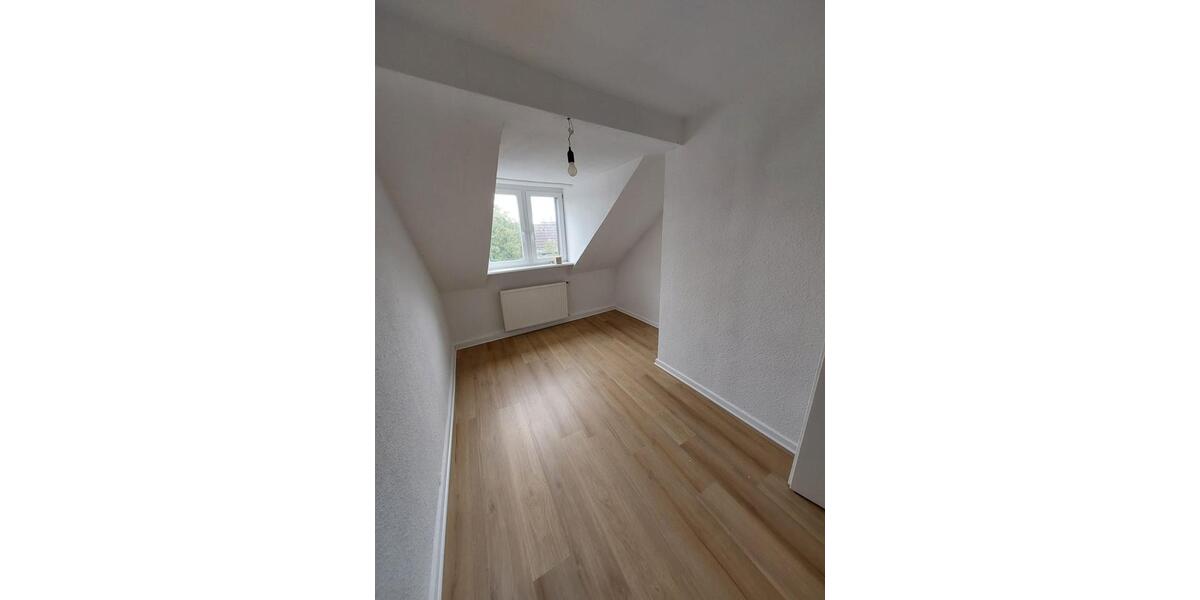 Dachgeschoßwohnung Herne Eickel - 3.5 Zimmer, 80 m&sup2;, 550&euro; | Angebot:26442292