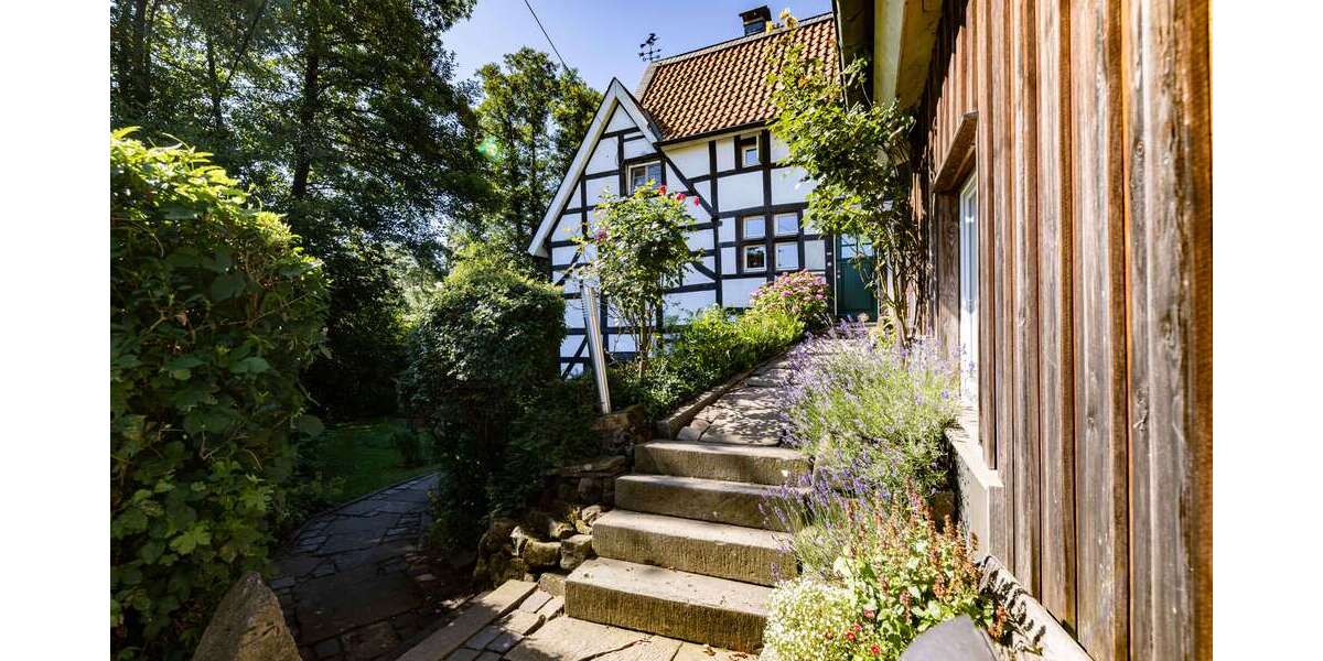 Einfamilienhaus Wuppertal Dönberg - 7 Zimmer, 200 m&sup2;, 894.000&euro; | Angebot:26986385