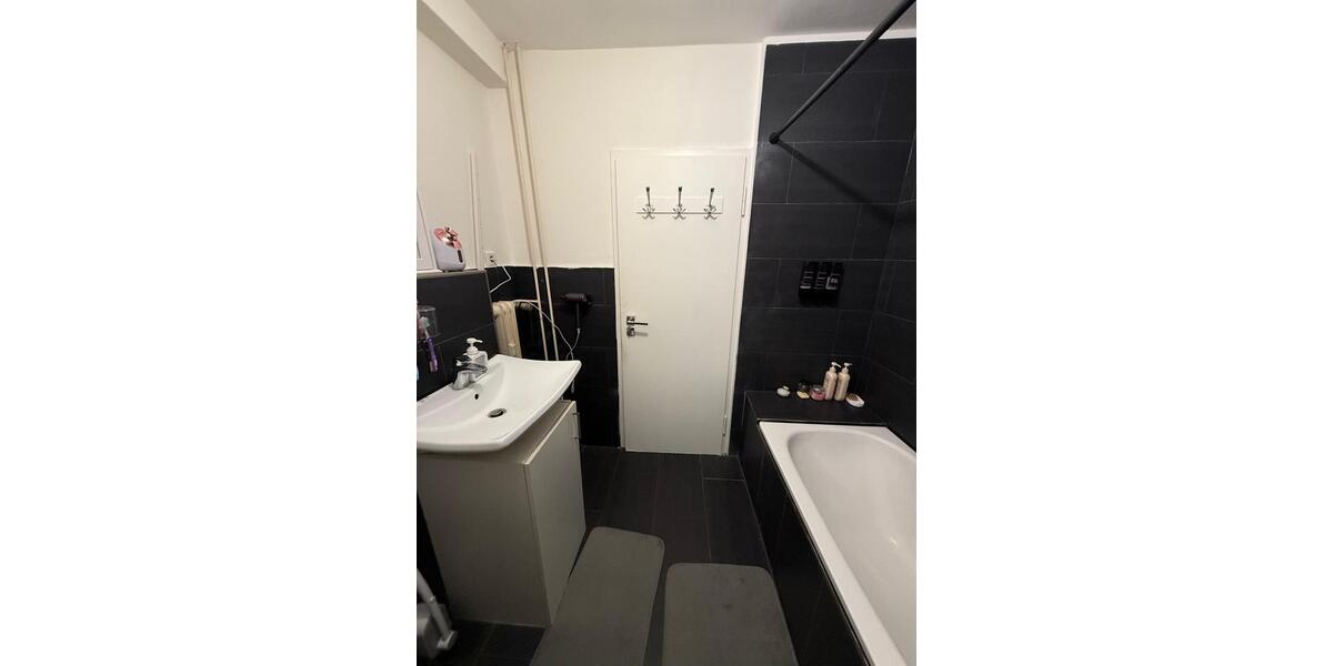 Zentrale 2-Zimmer-Wohnung (60 m²) mit EBK – 700 € warm 2 zimmer