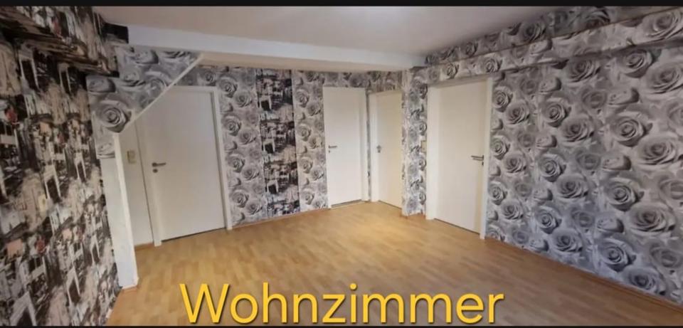 Dachgeschoßwohnung Herne - 3 Zimmer, 65 m&sup2;, 425&euro; | Angebot:25720002
