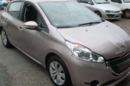 Peugeot 208 76.890 km 6.850 € Essen 45326