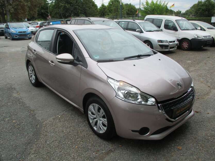 Peugeot 208 76.890 km 6.850 € Essen 45326
