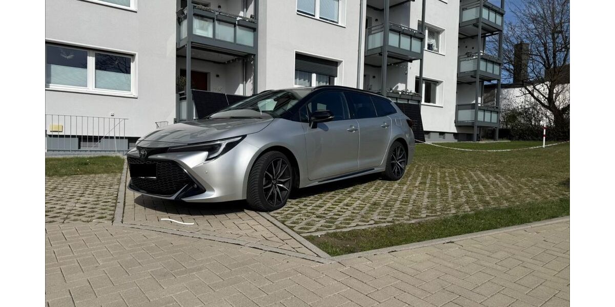 Toyota Corolla 38.546 km 28.490 &euro; Heiligenhaus 42579