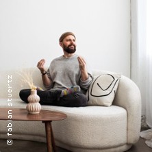Patrick Salmen - Yoga gegen Rechts