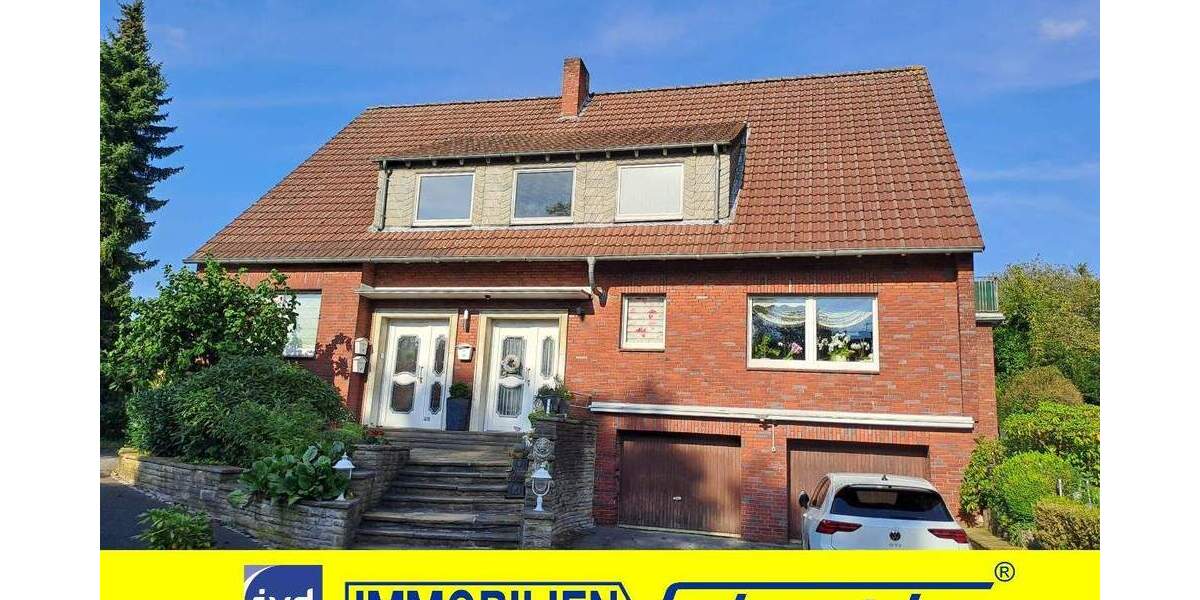 Zweifamilienhaus in ruhiger Lage und großzügigem Grundstück 7 zimmer
