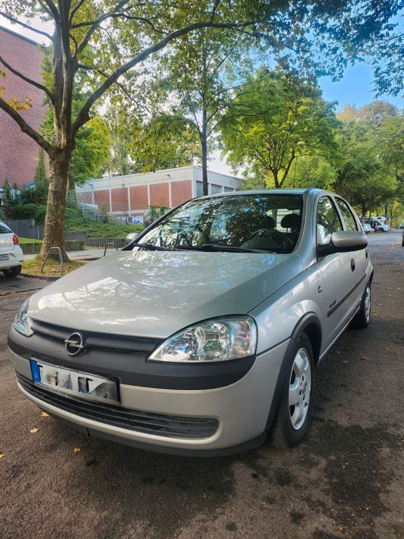 Opel Corsa 58.000 km 2.450 € Essen 45130