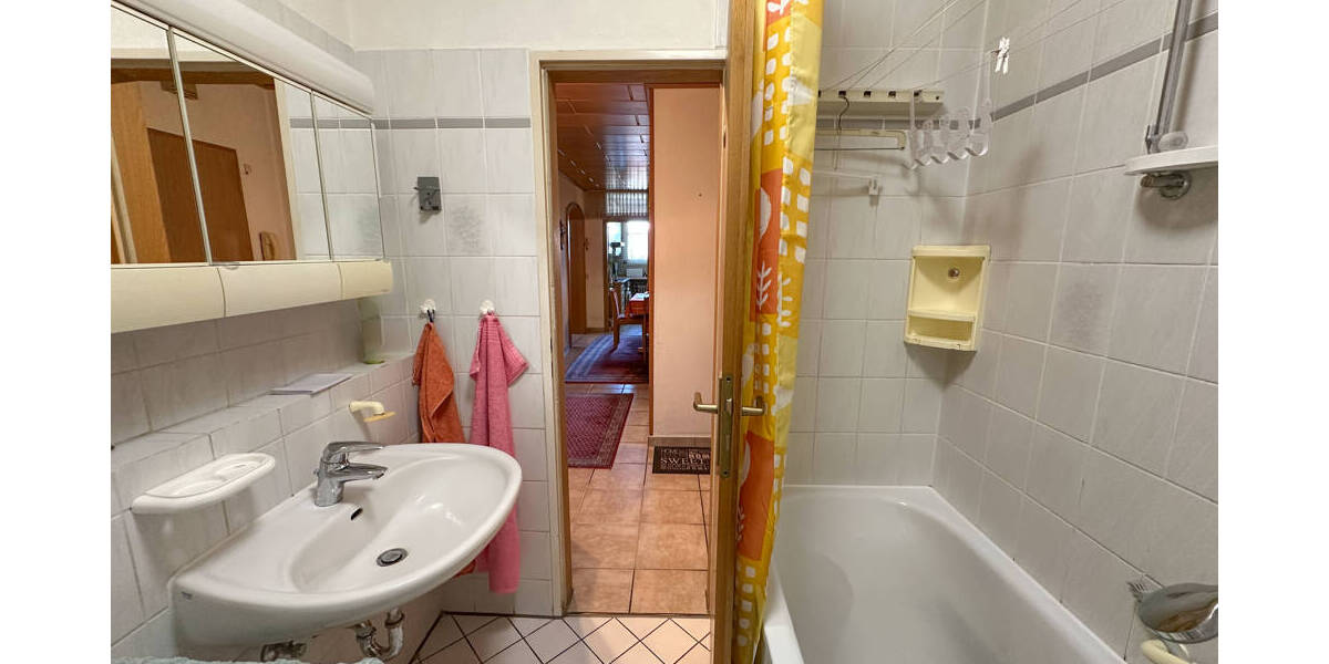 Etagenwohnung Herten Westerholt - 3 Zimmer, 82 m&sup2;, 128.000&euro; | Angebot:26630271