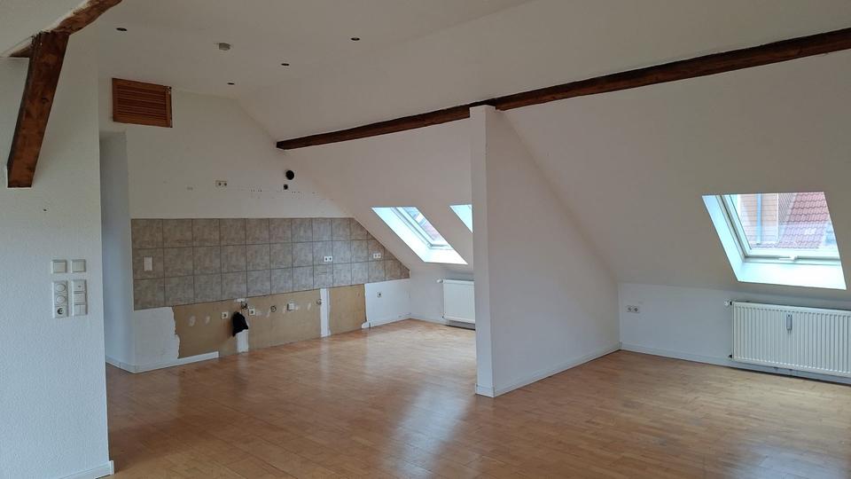 Dachgeschoßwohnung Bochum Günnigfeld - 2.5 Zimmer, 100 m&sup2;, 730&euro; | Angebot:26621352