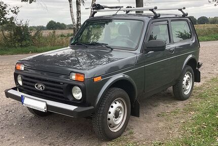Lada Niva 23.000 km 14.000 € Marl 45768