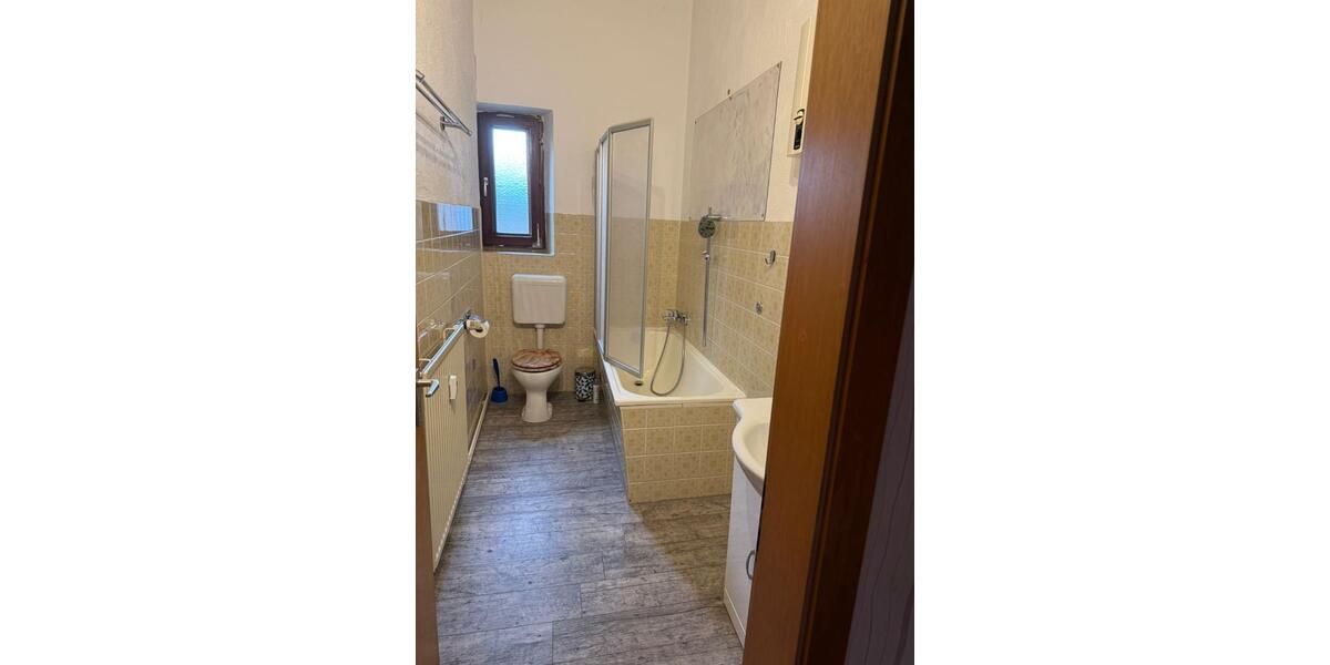 Etagenwohnung Essen Stadtbezirk VI - 5 Zimmer, 120 m&sup2;, 700&euro; | Angebot:25054980