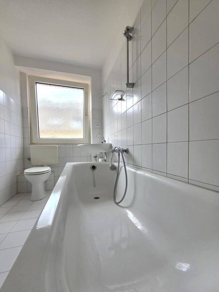 Frohnhausen: Schöne, ruhige 2,5-Zimmer-Wohnung mit EBK sucht neue Mieter