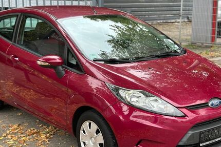Ford Fiesta 174.000 km 2.990 € Essen 45326