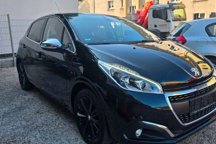 Peugeot 208 129.000 km 5.500 &euro; Essen 45144