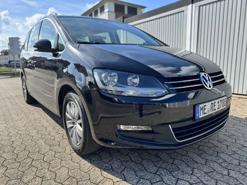 VW Sharan 251.000 km 9.499 € Velbert 42551