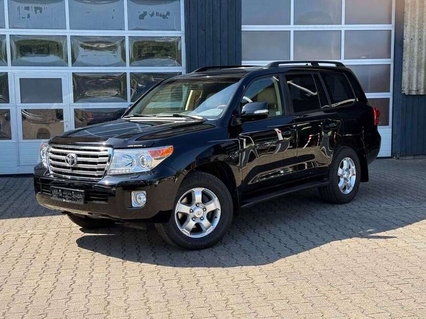 Toyota Land Cruiser 148.000 km 74.970 € Mülheim an der Ruhr 45473