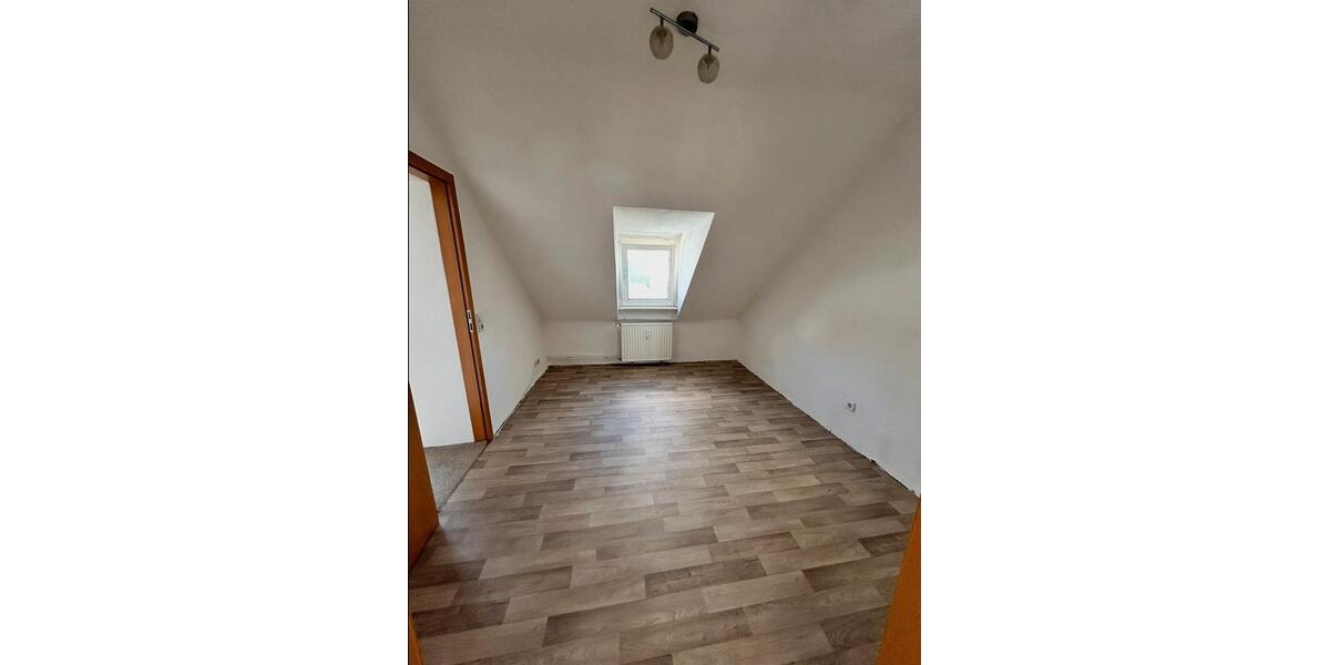 Dachgeschoßwohnung Schwelm - 5 Zimmer, 112 m&sup2;, 670&euro; | Angebot:27542043