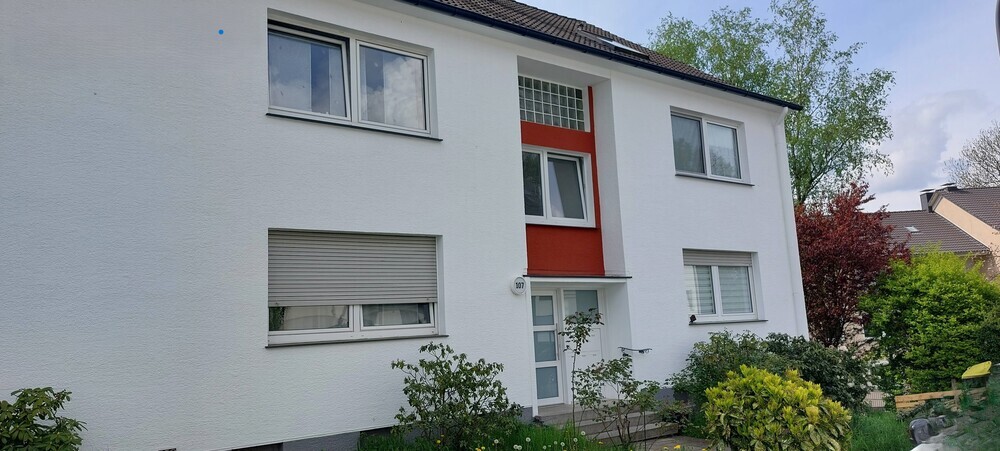 Mehrfam. Haus mit 14 Wohnungen und 8 Garagen in Wuppertal zimmer