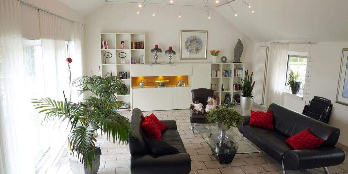 Komfort, Ruhe und Bauland zur Eigenverwirklichung. 8 zimmer