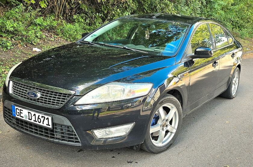 Ford Mondeo 242.087 km 2.500 € Gelsenkirchen 45884