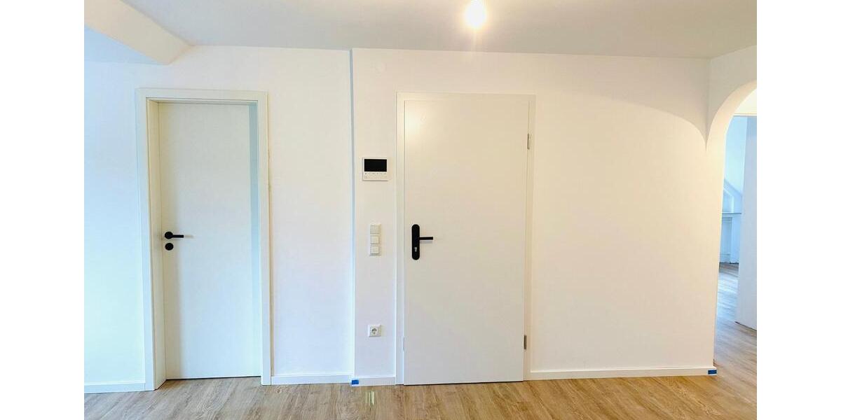 Dachgeschoßwohnung Dortmund Eving - 4 Zimmer, 115 m&sup2;, 1.100&euro; | Angebot:27580153