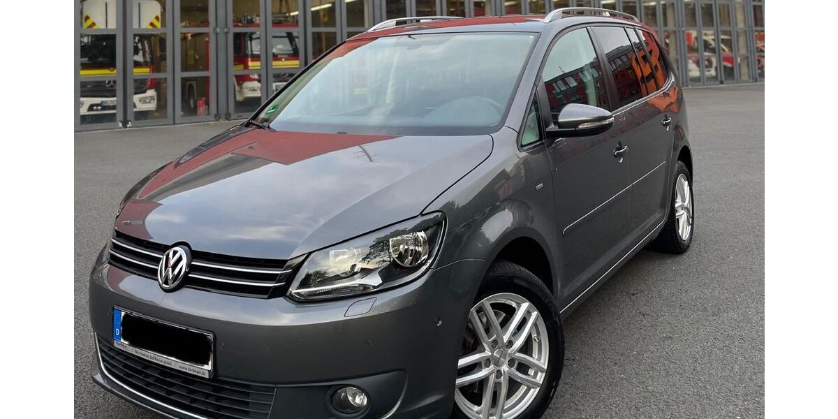 VW Touran 153.000 km 8.200 &euro; Dortmund 44147