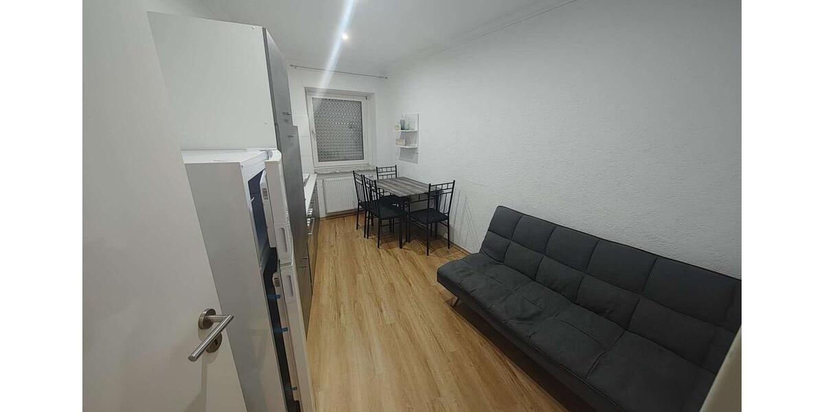 Schöne Altbau-Wohnung im Erdgeschoss 2 zimmer