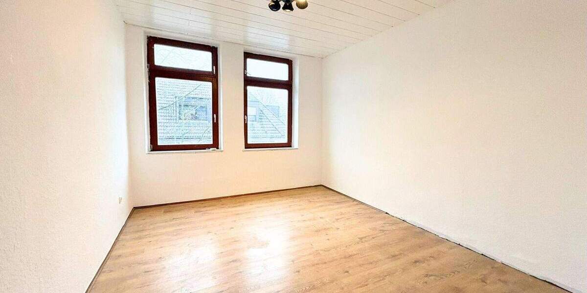 Charmante 5,5-Zimmer Wohnung mit eigenem Garten 5 zimmer